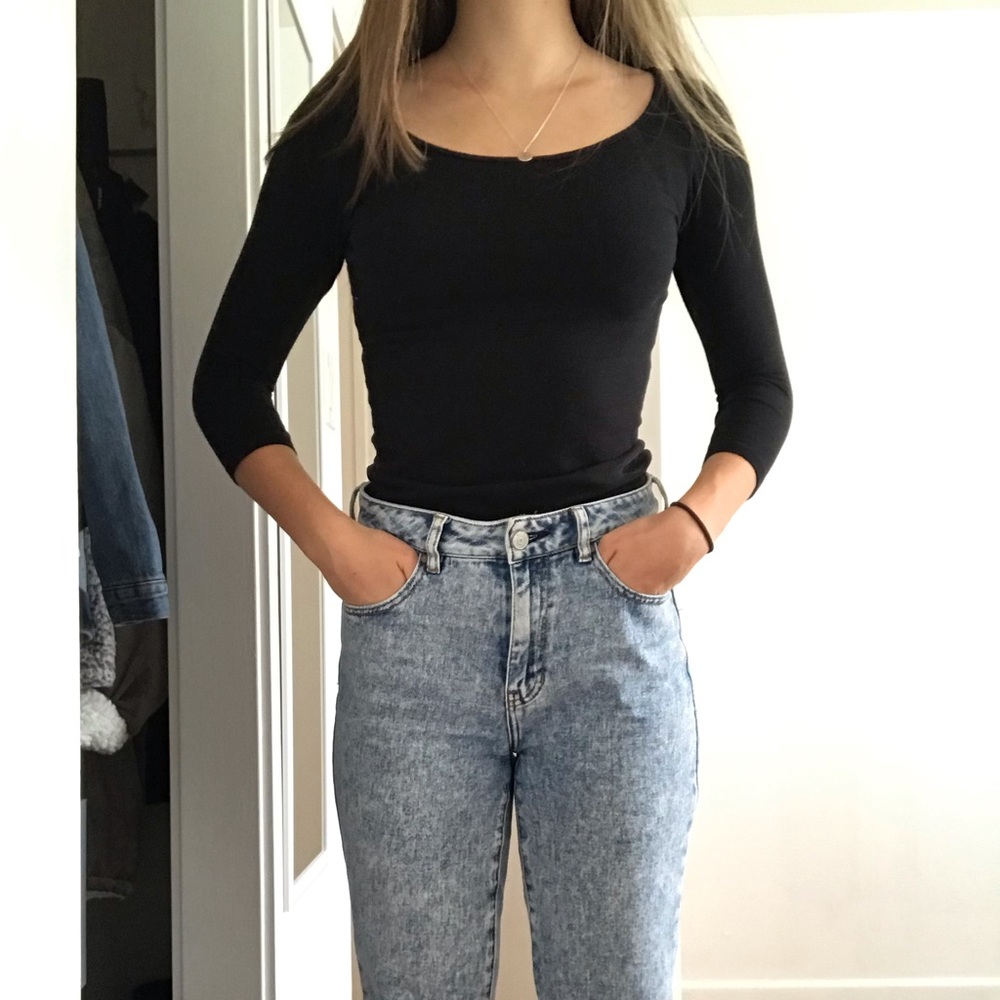 3/4 Sleeve Tight Black Top, slightly cropped